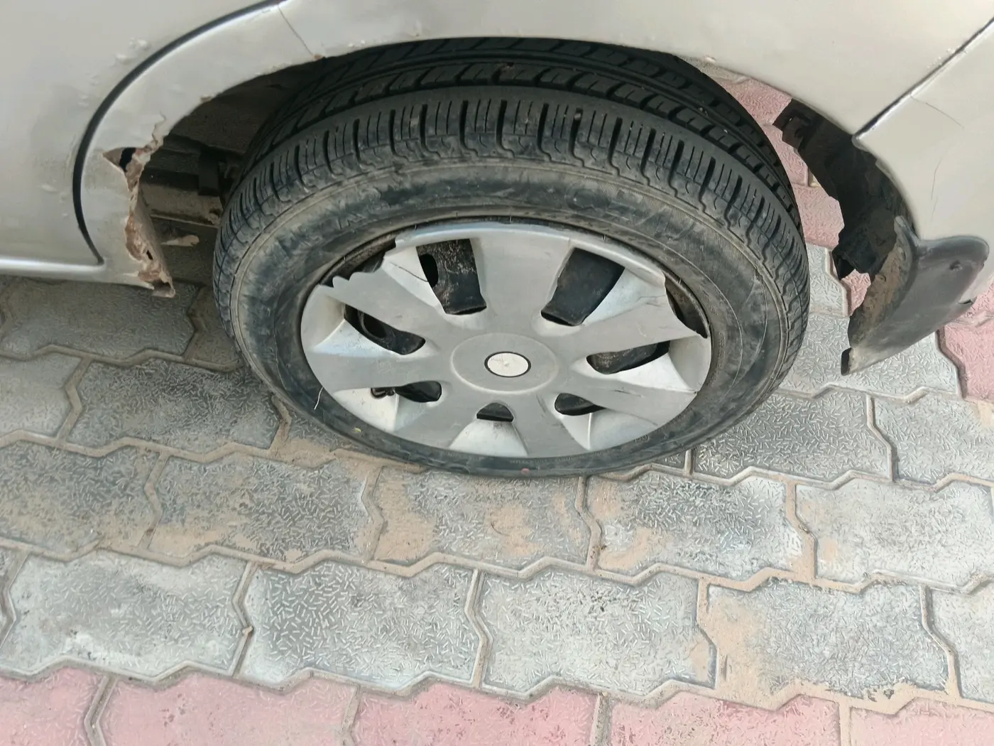 2015 Maruti Alto K10 VXI, Petrol, Manual, 71,598 km, tyre