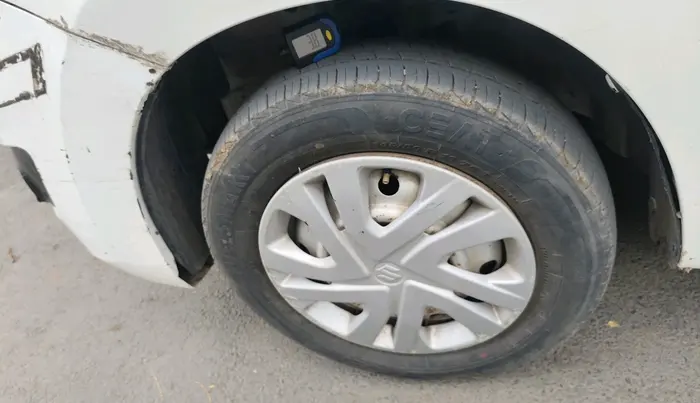 2017 Maruti Wagon R 1.0 LXI, CNG, Manual, 1,13,710 km, tyre
