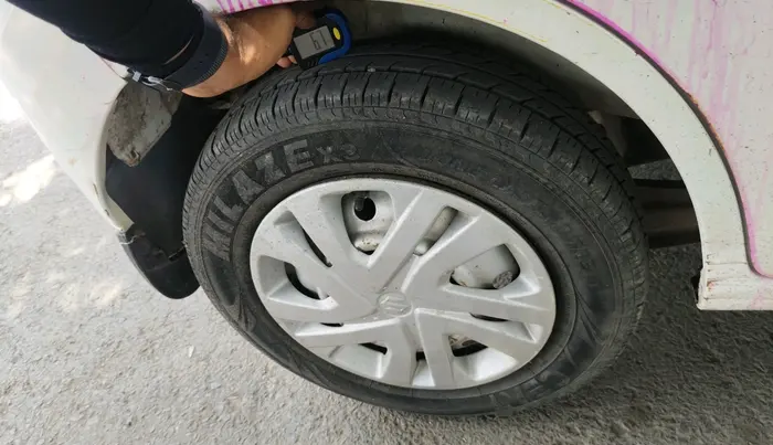 2017 Maruti Wagon R 1.0 LXI, CNG, Manual, 1,13,710 km, tyre