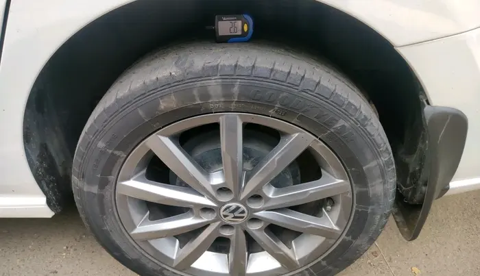 2019 Volkswagen Vento 1.2 TSI HIGHLINE PLUS AT, Petrol, Automatic, 98,113 km, tyre