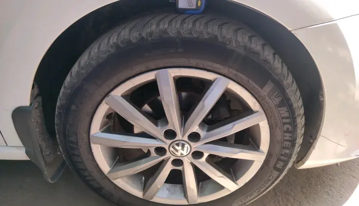 2019 Volkswagen Vento 1.2 TSI HIGHLINE PLUS AT, Petrol, Automatic, 98,113 km, tyre