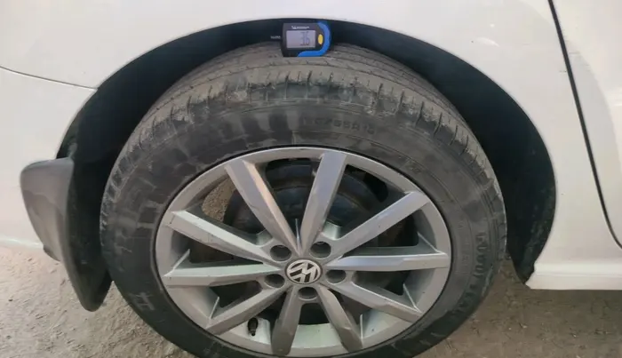 2019 Volkswagen Vento 1.2 TSI HIGHLINE PLUS AT, Petrol, Automatic, 98,113 km, tyre