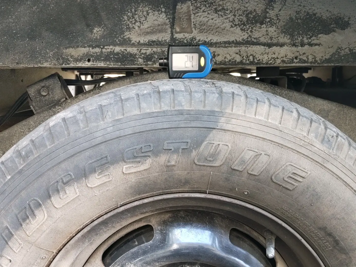 2013 Mahindra Bolero ZLX BS-III, Diesel, Manual, 3,82,333 km, tyre