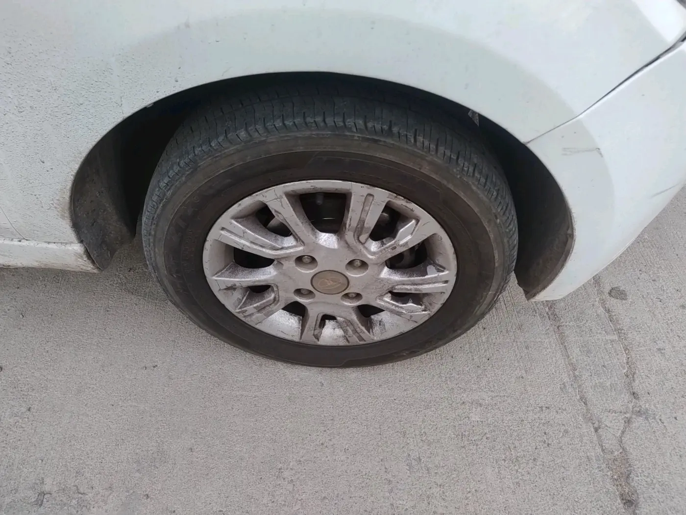 2017 Tata Tiago XZ PETROL, Petrol, Manual, 92,112 km, tyre