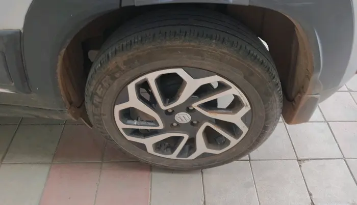 2024 Maruti FRONX DELTA CNG 1.2 MT, CNG, Manual, 30,685 km, tyre