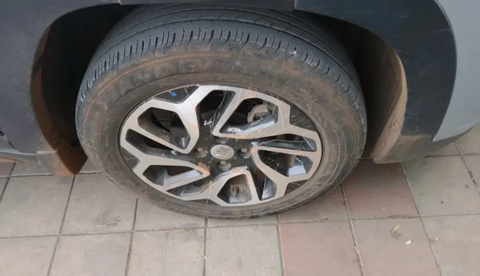 2024 Maruti FRONX DELTA CNG 1.2 MT, CNG, Manual, 30,685 km, tyre