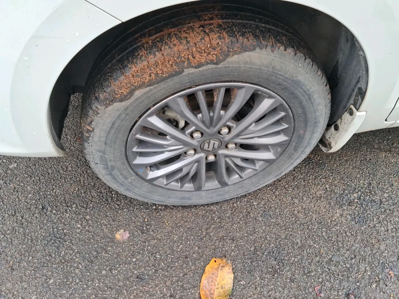 2021 Maruti Ertiga ZXI+ SHVS, Petrol, Manual, 36,340 km, tyre