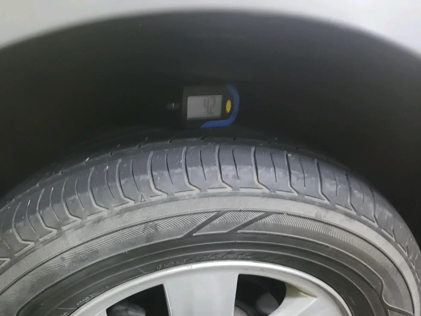2012 Maruti Swift Dzire ZXI, Petrol, Manual, 73,975 km, tyre