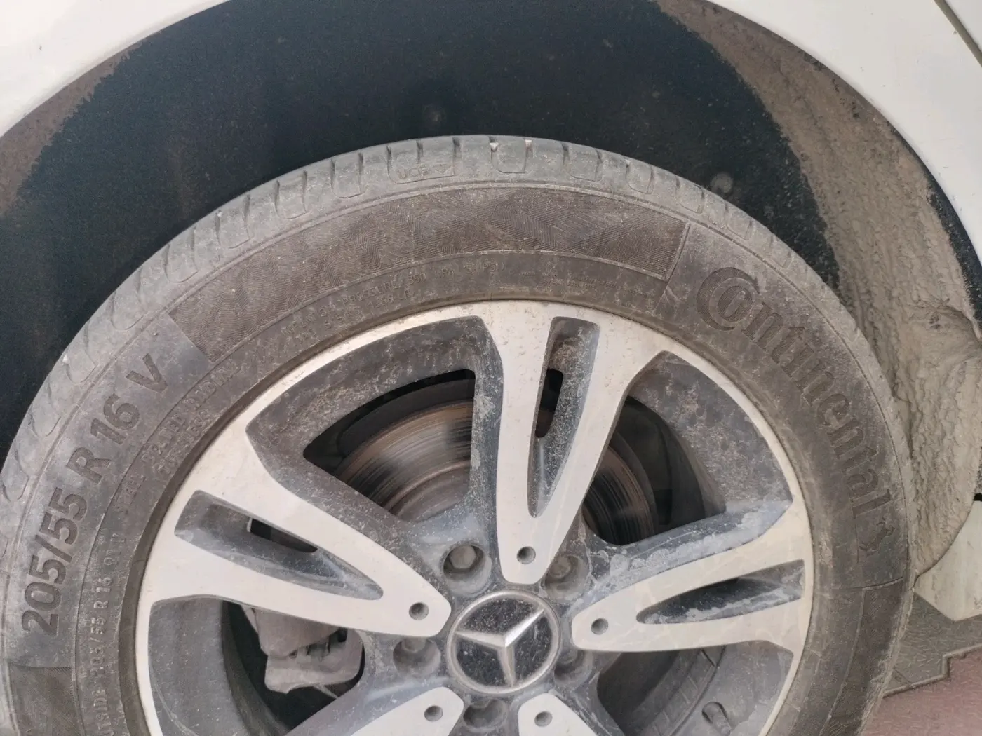 2014 Mercedes Benz B Class B180, Diesel, Automatic, 90,892 km, tyre