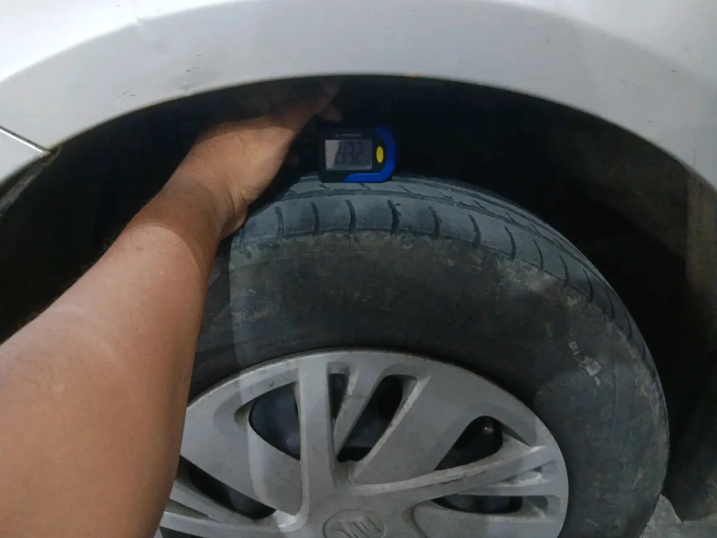 2014 Maruti Swift VDI, Diesel, Manual, 1,19,409 km, tyre