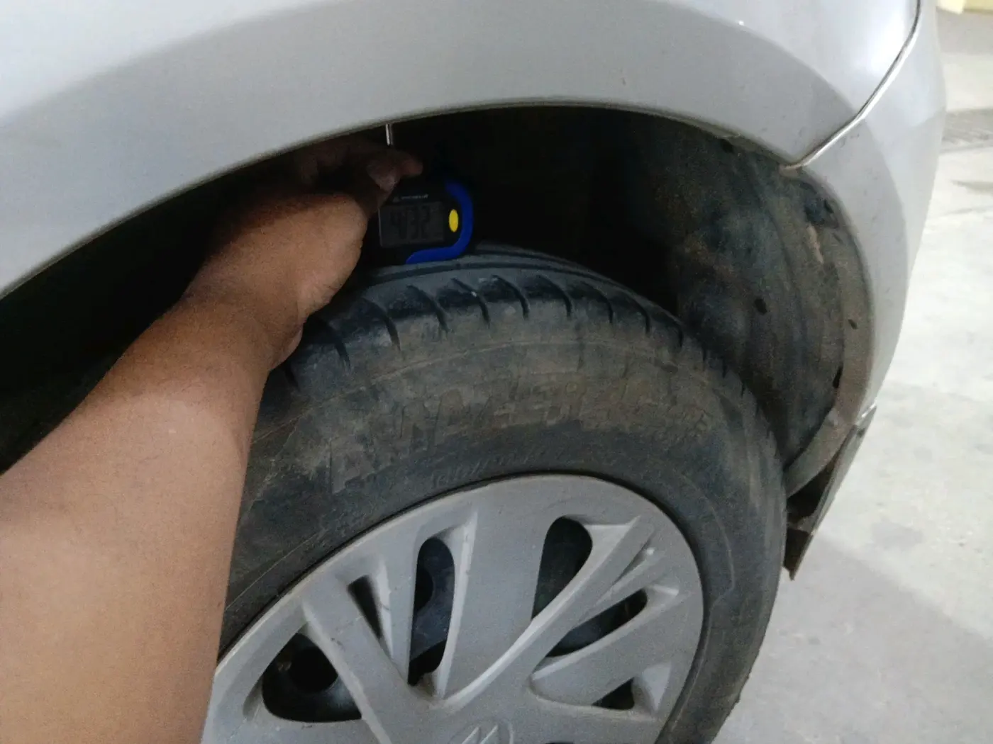 2014 Maruti Swift VDI, Diesel, Manual, 1,19,409 km, tyre