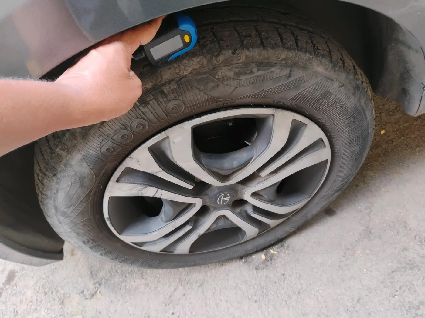 2024 Tata TIGOR  XZA CNG, CNG, Automatic, 44,778 km, tyre