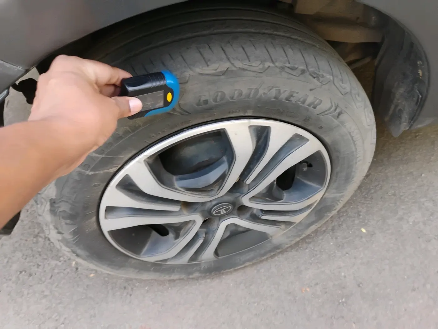 2024 Tata TIGOR  XZA CNG, CNG, Automatic, 44,778 km, tyre