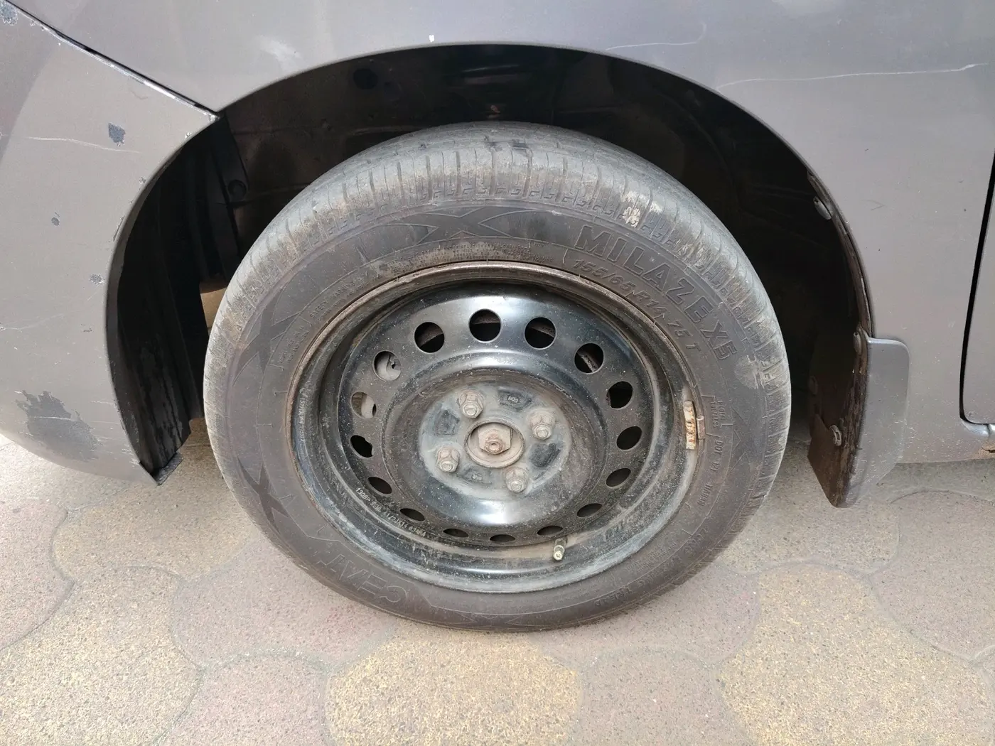 2013 Maruti Wagon R 1.0 VXI, Petrol, Manual, 64,655 km, tyre