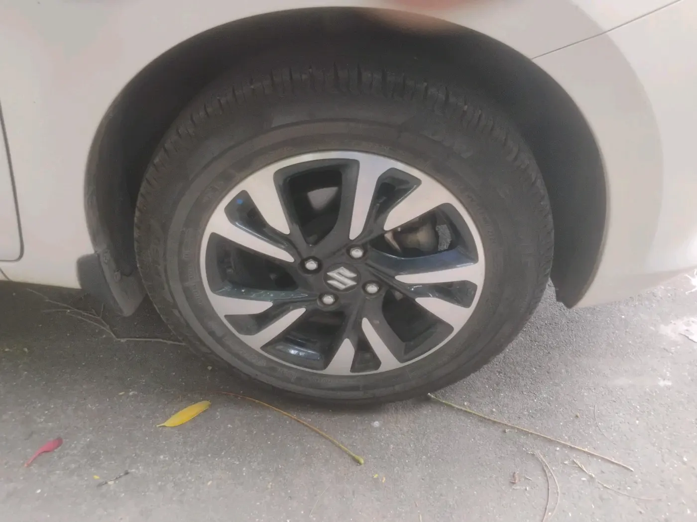 2024 Maruti Swift ZXi Plus AMT, Petrol, Automatic, 11,089 km, tyre
