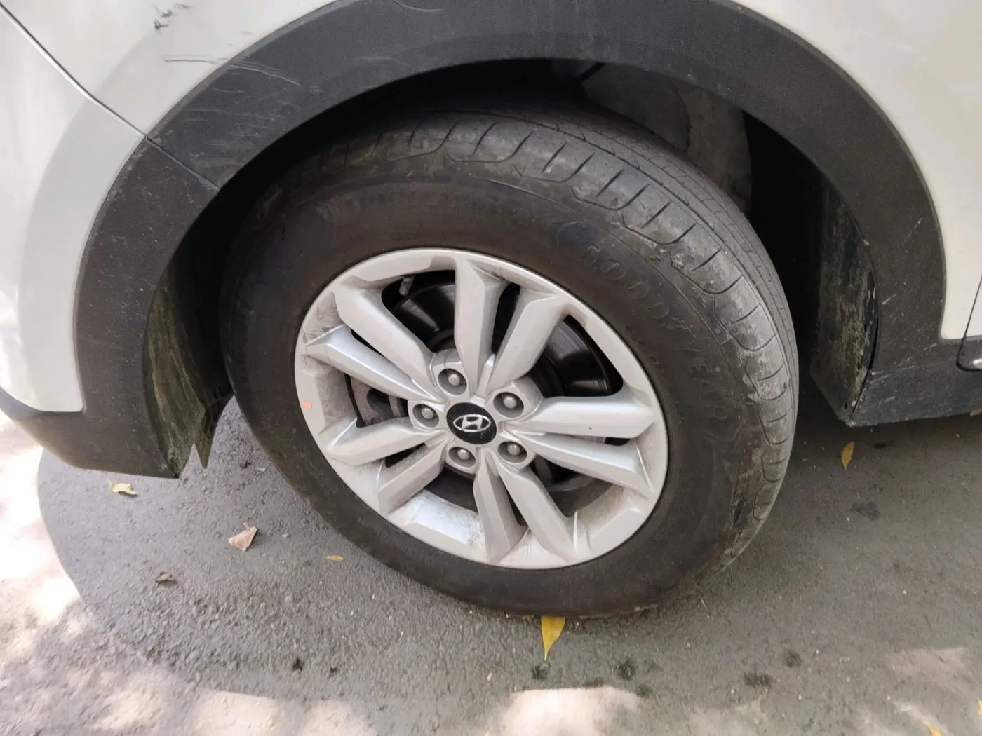 2017 Hyundai Creta SX PLUS 1.6 PETROL, Petrol, Manual, 1,01,531 km, tyre