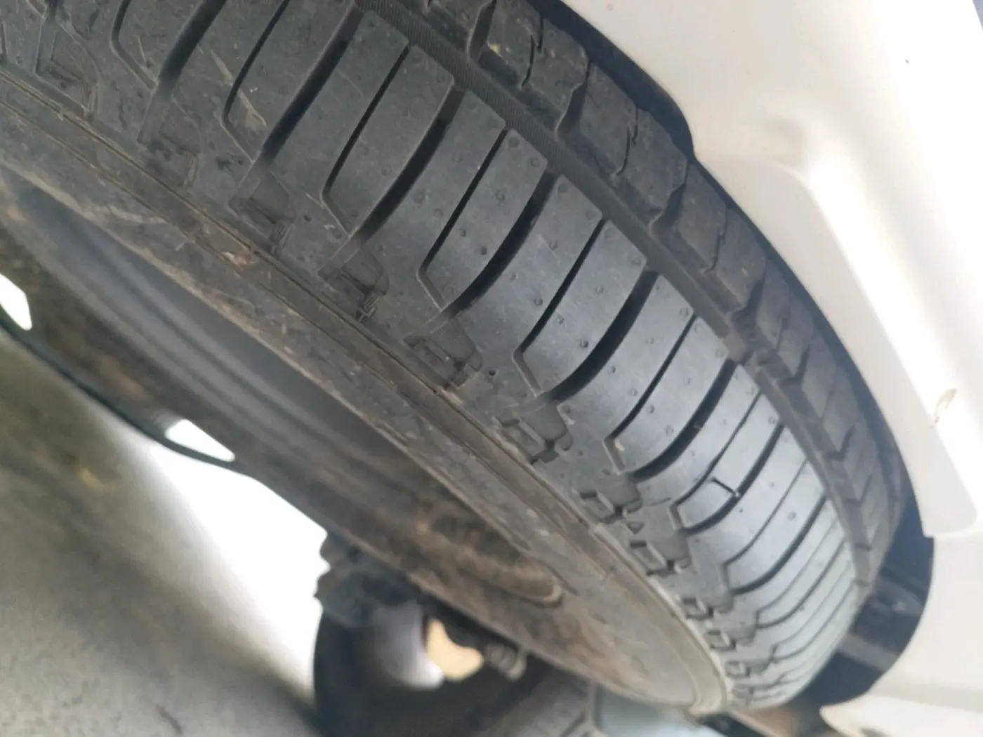 2024 Mahindra SCORPIO-N N Z8 S Petrol AT, Petrol, Automatic, 13,643 km, tyre