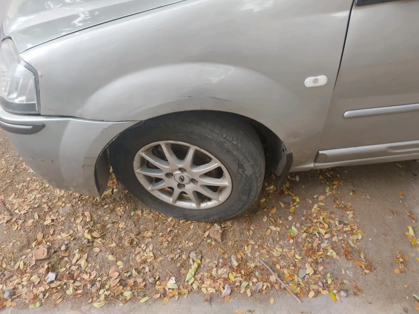 2012 Mahindra Verito 1.5 D6, Diesel, Manual, 97,635 km, tyre