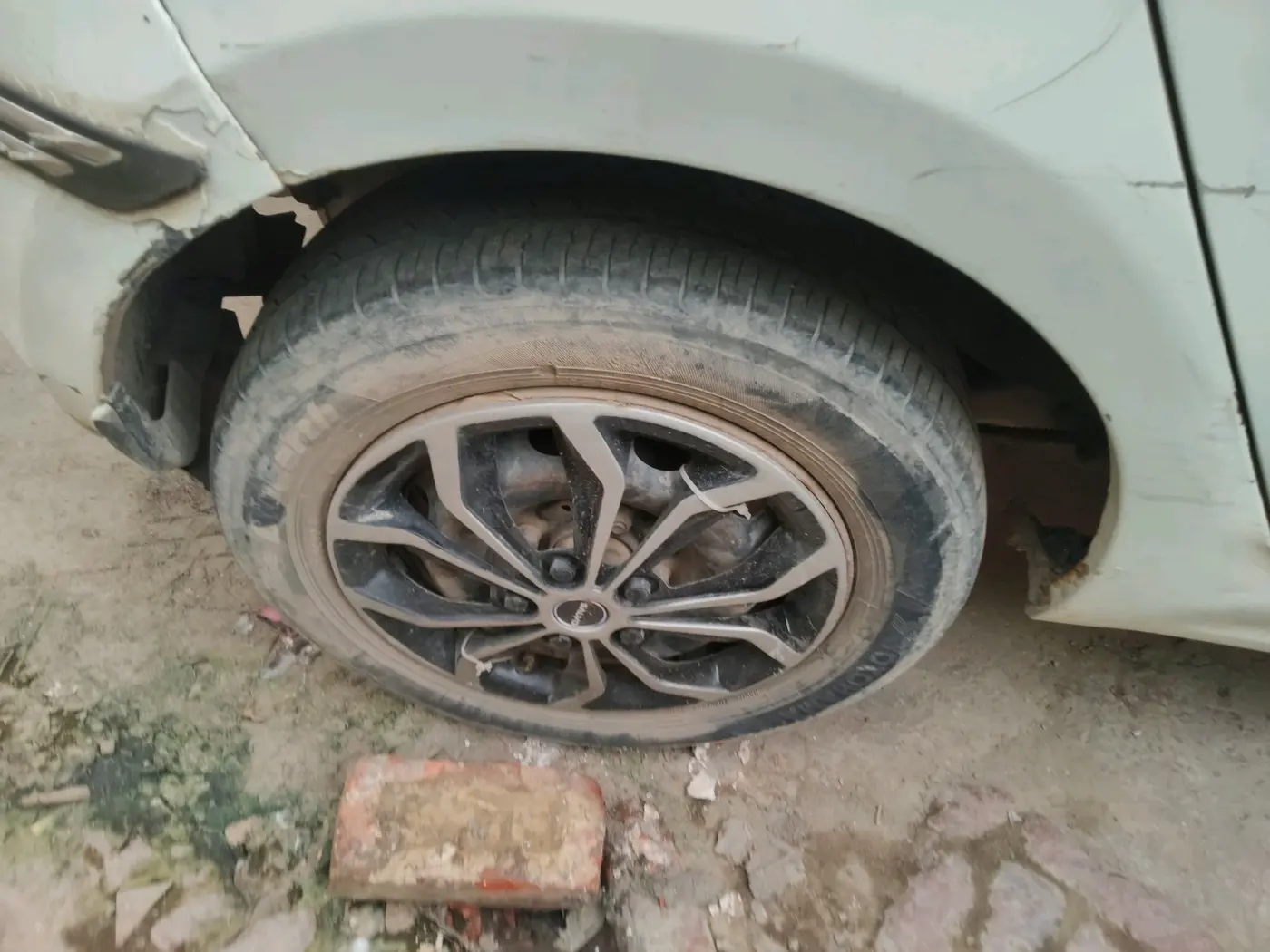 2018 Tata Tiago XT PETROL, Petrol, Manual, 63,886 km, tyre