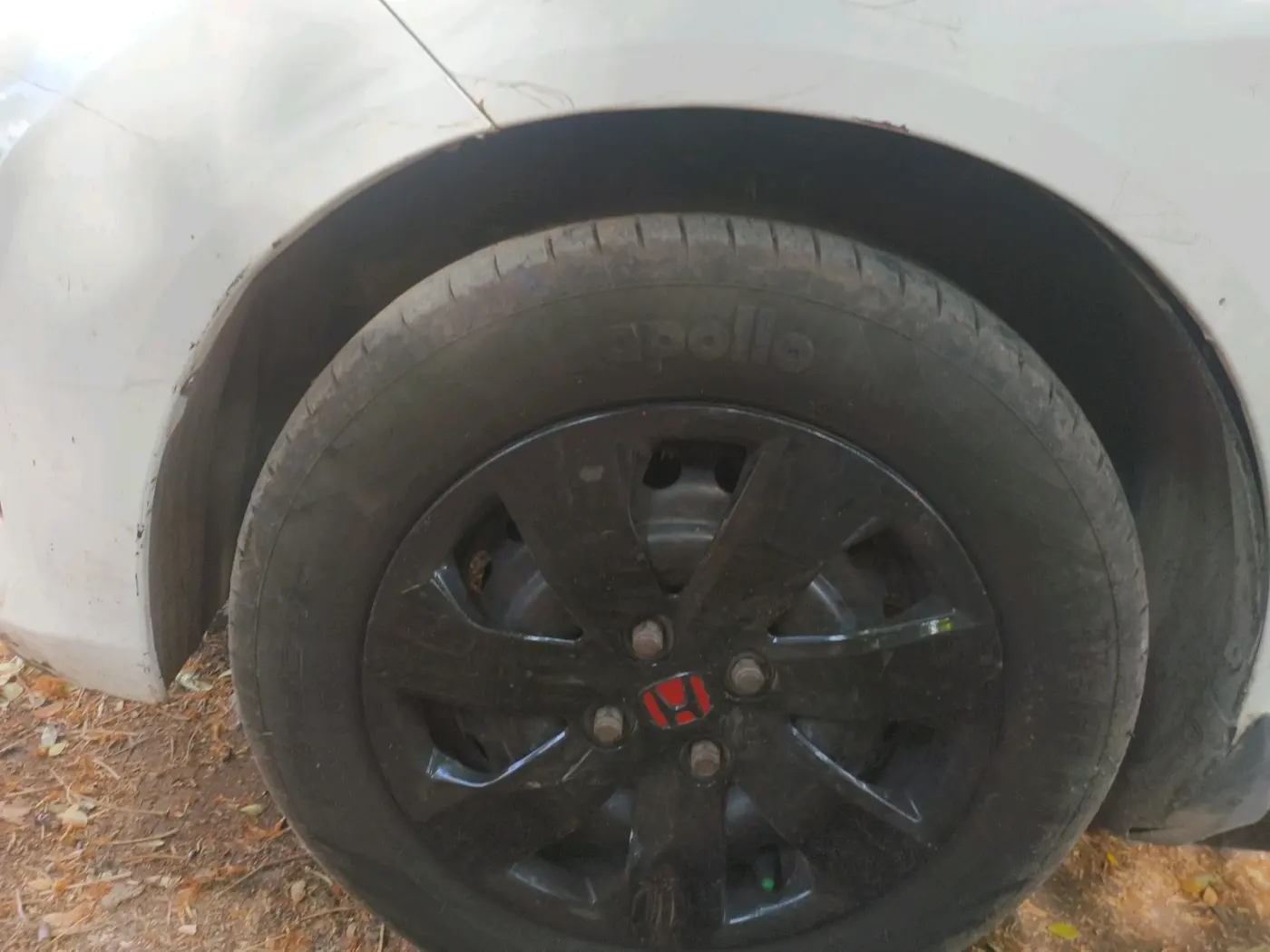 2014 Honda Mobilio 1.5L I-DTEC S, Diesel, Manual, 1,42,206 km, tyre