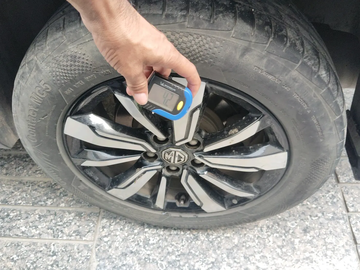 2020 MG HECTOR PLUS SHARP 1.5 PETROL TURBO HYBRID MT 6-STR, Petrol, Manual, 72,819 km, tyre