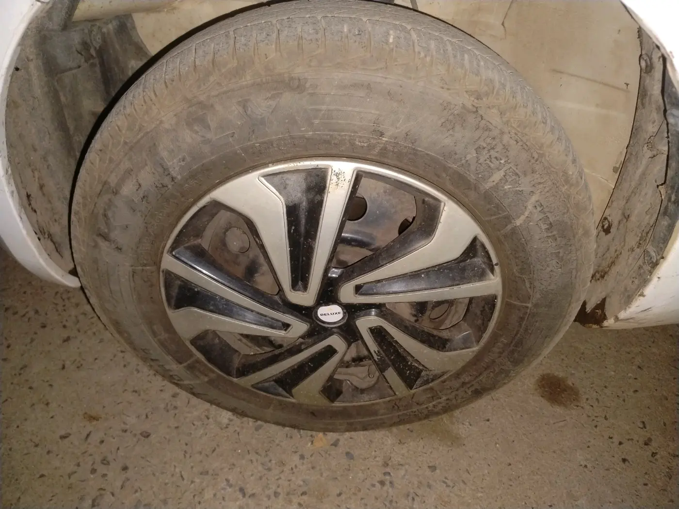 2012 Maruti Ritz VXI, Petrol, Manual, 98,517 km, tyre