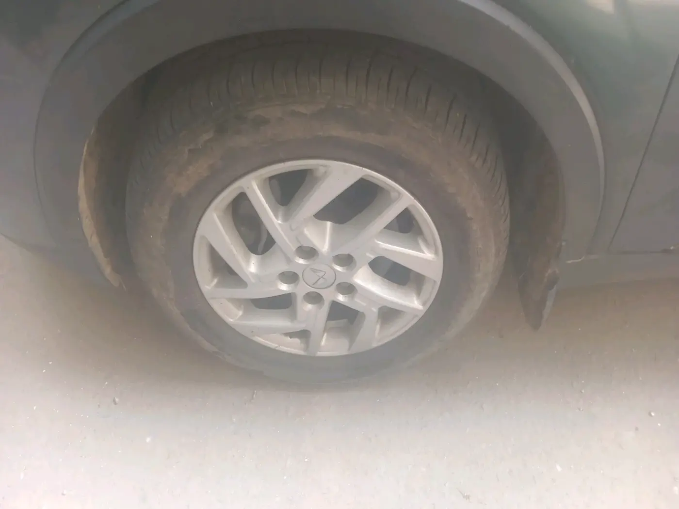 2023 Mahindra XUV300 W8 1.2 PETROL, Petrol, Manual, 19,771 km, tyre