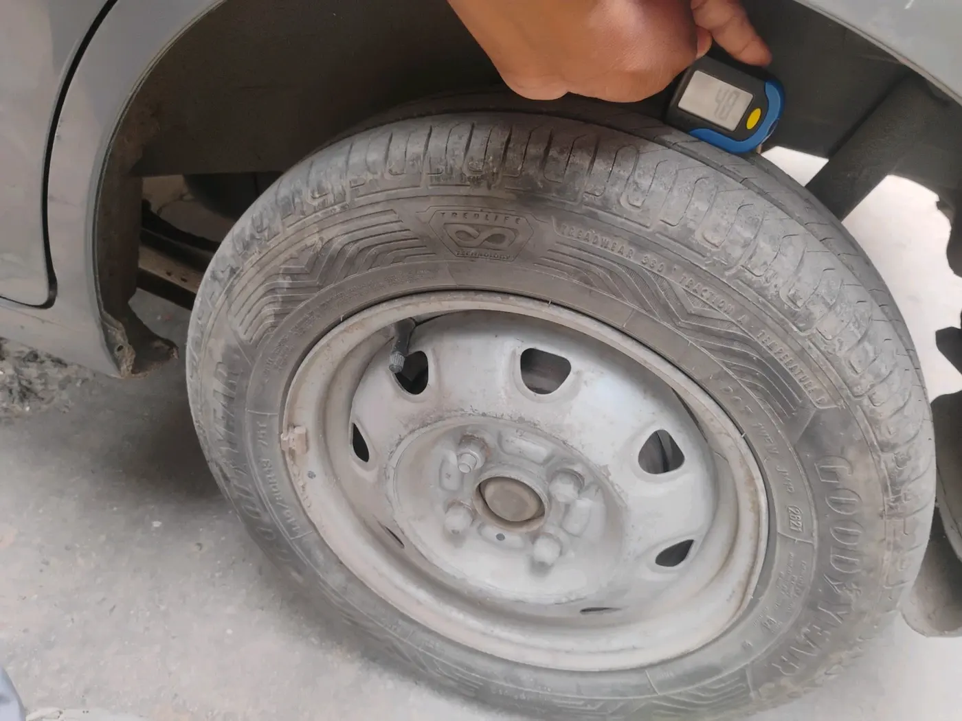 2011 Maruti Wagon R 1.0 LXI, CNG, Manual, 69,781 km, tyre