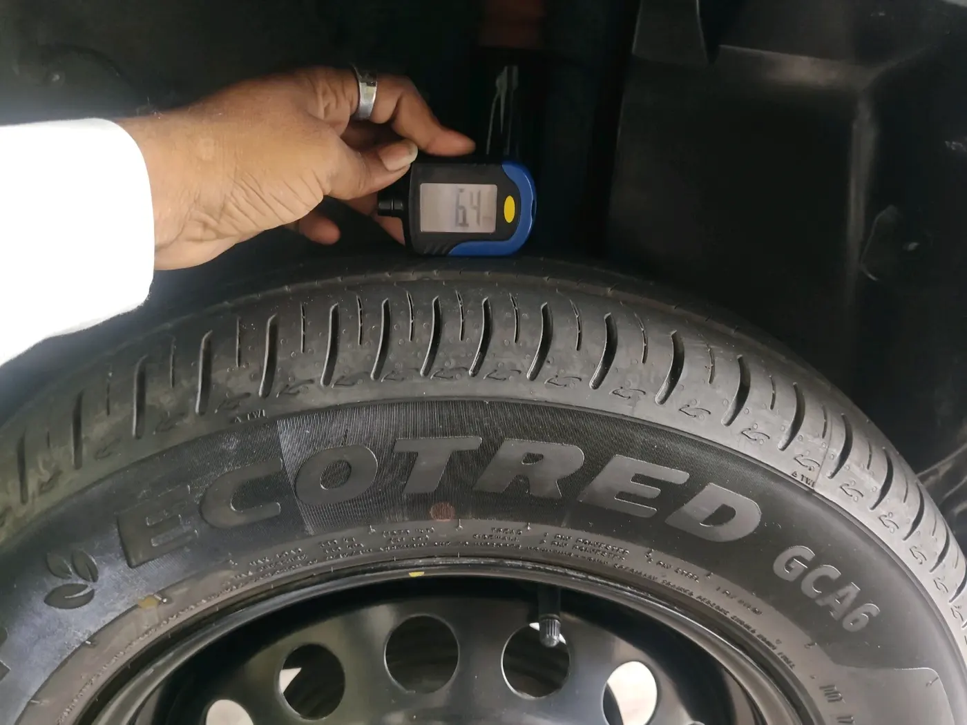 2025 Tata PUNCH PURE MT, Petrol, Manual, 5,415 km, tyre