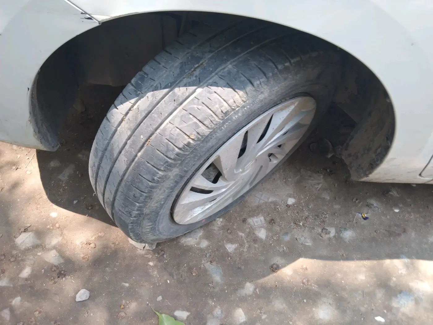2021 Maruti Ertiga VXI CNG, CNG, Manual, 17,076 km, tyre