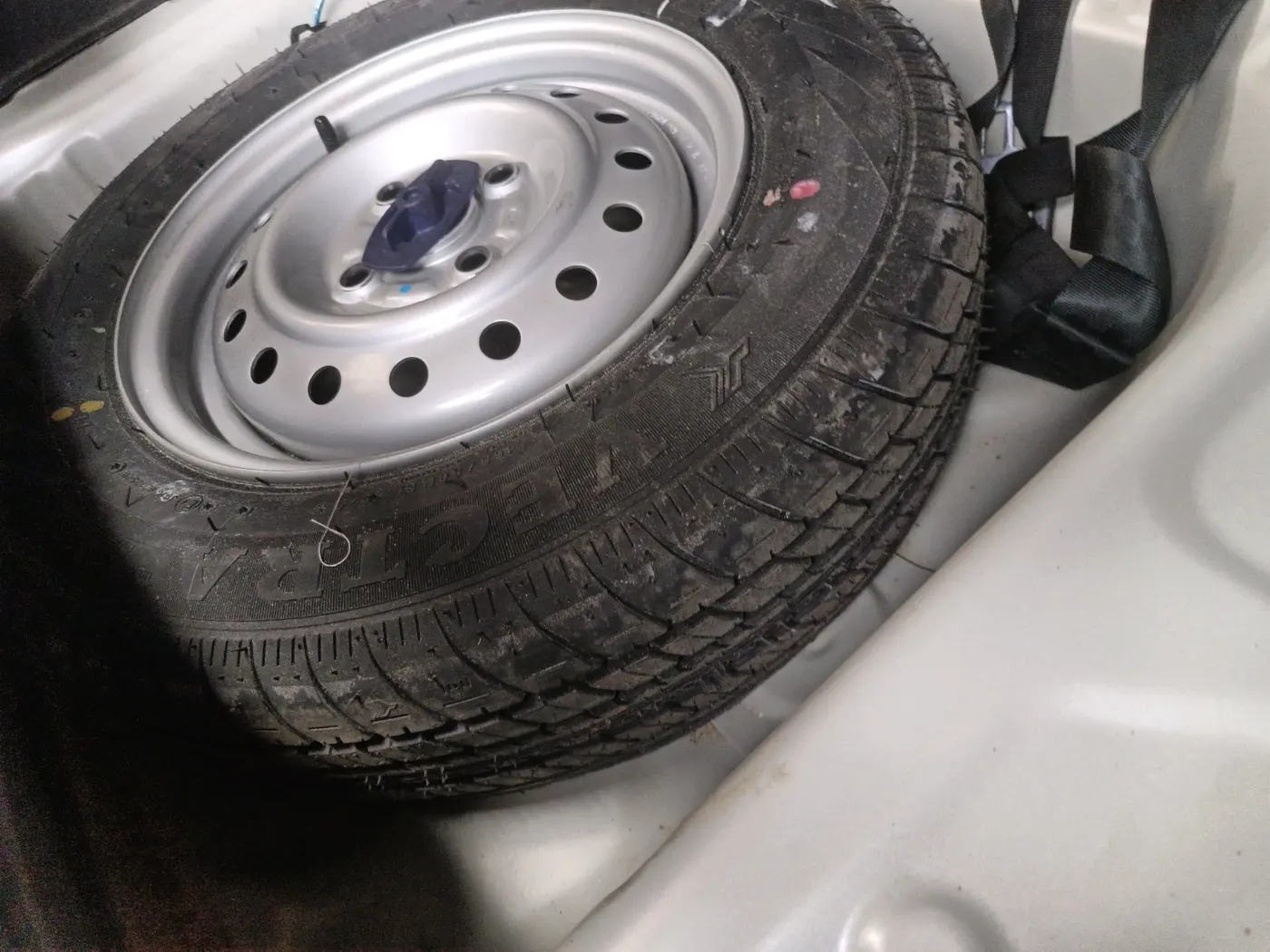 2019 Maruti New Wagon-R LXI 1.0, Petrol, Manual, 10,812 km, tyre