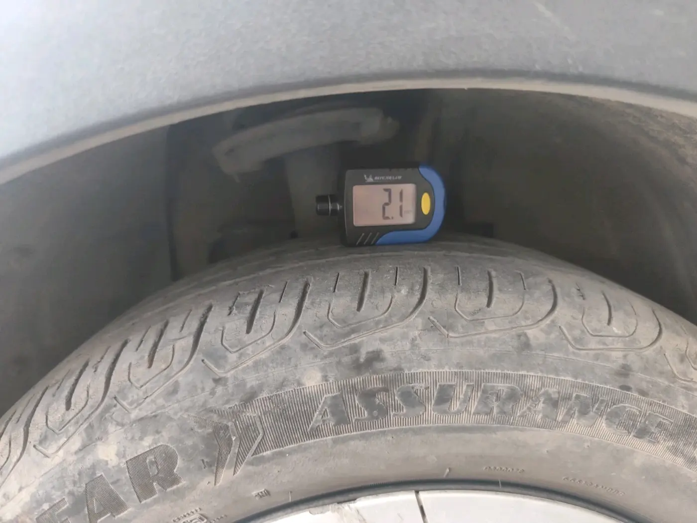2023 Tata NEXON XM PLUS SUNROOF DIESEL, Diesel, Manual, 1,09,724 km, tyre