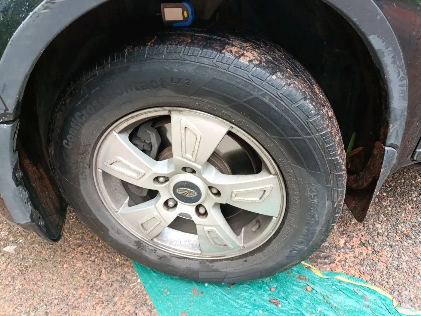 2014 Mahindra XUV500 W8, Diesel, Manual, 81,116 km, tyre
