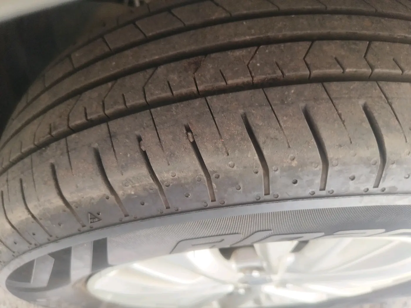 2019 Maruti Ertiga ZXI AT SHVS, Petrol, Automatic, 44,707 km, tyre