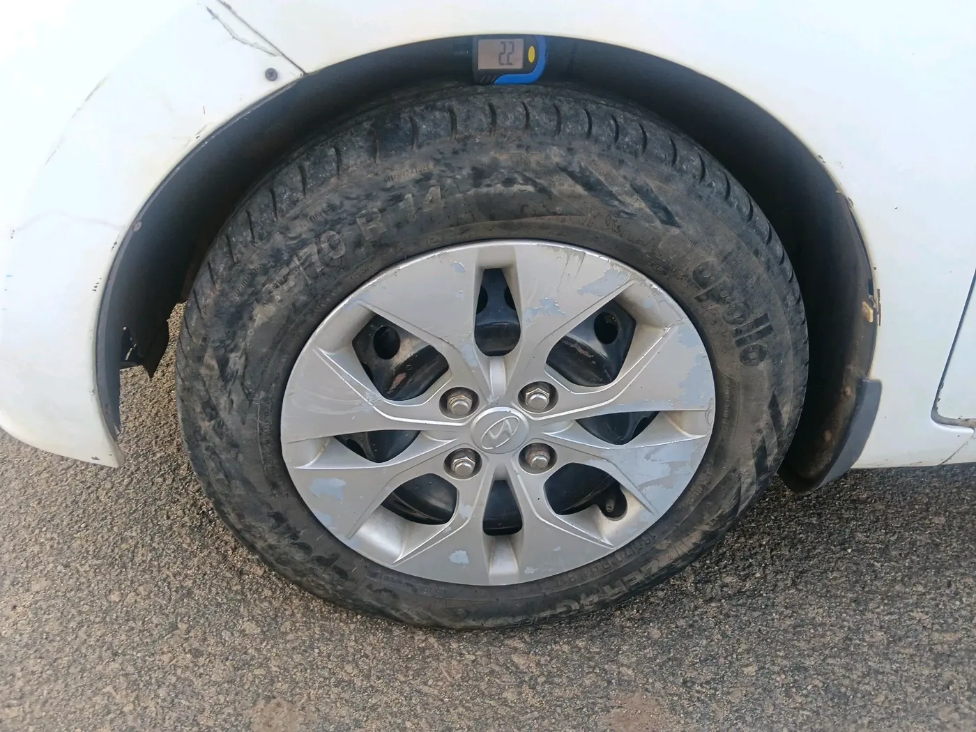 2016 Hyundai Xcent S 1.1 CRDI, Diesel, Manual, 1,04,908 km, tyre