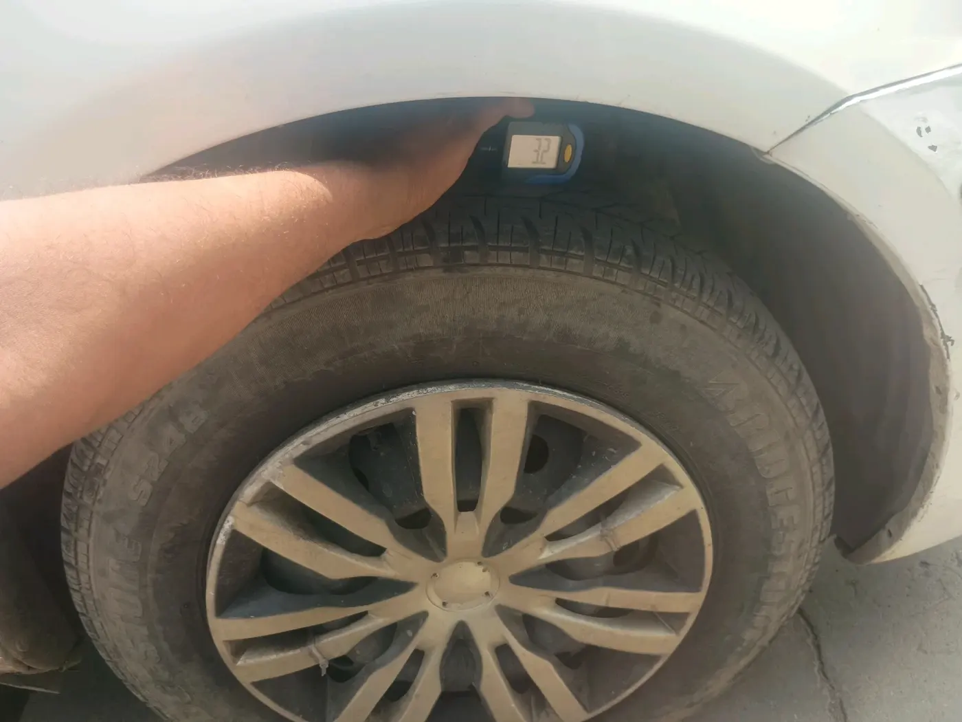 2014 Maruti Swift Dzire VDI, Diesel, Manual, 1,43,671 km, tyre
