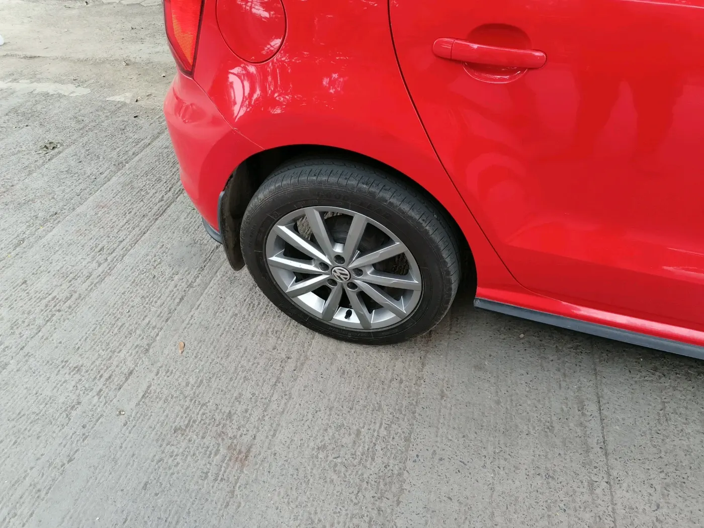 2022 Volkswagen Polo HIGHLINE PLUS 1.0L TSI, Petrol, Manual, 25,564 km, tyre