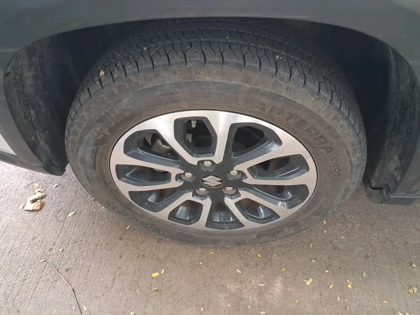 2022 Maruti Grand Vitara ALPHA SMART HYBRID, Petrol, Manual, 28,230 km, tyre