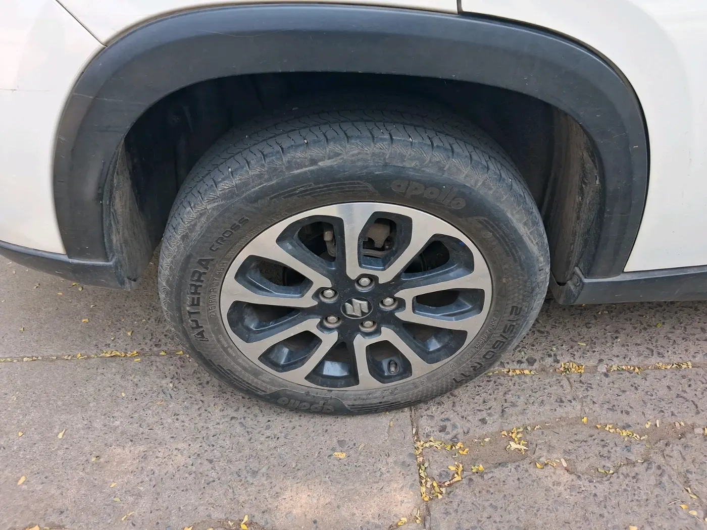 2022 Maruti Grand Vitara ALPHA SMART HYBRID, Petrol, Manual, 28,230 km, tyre