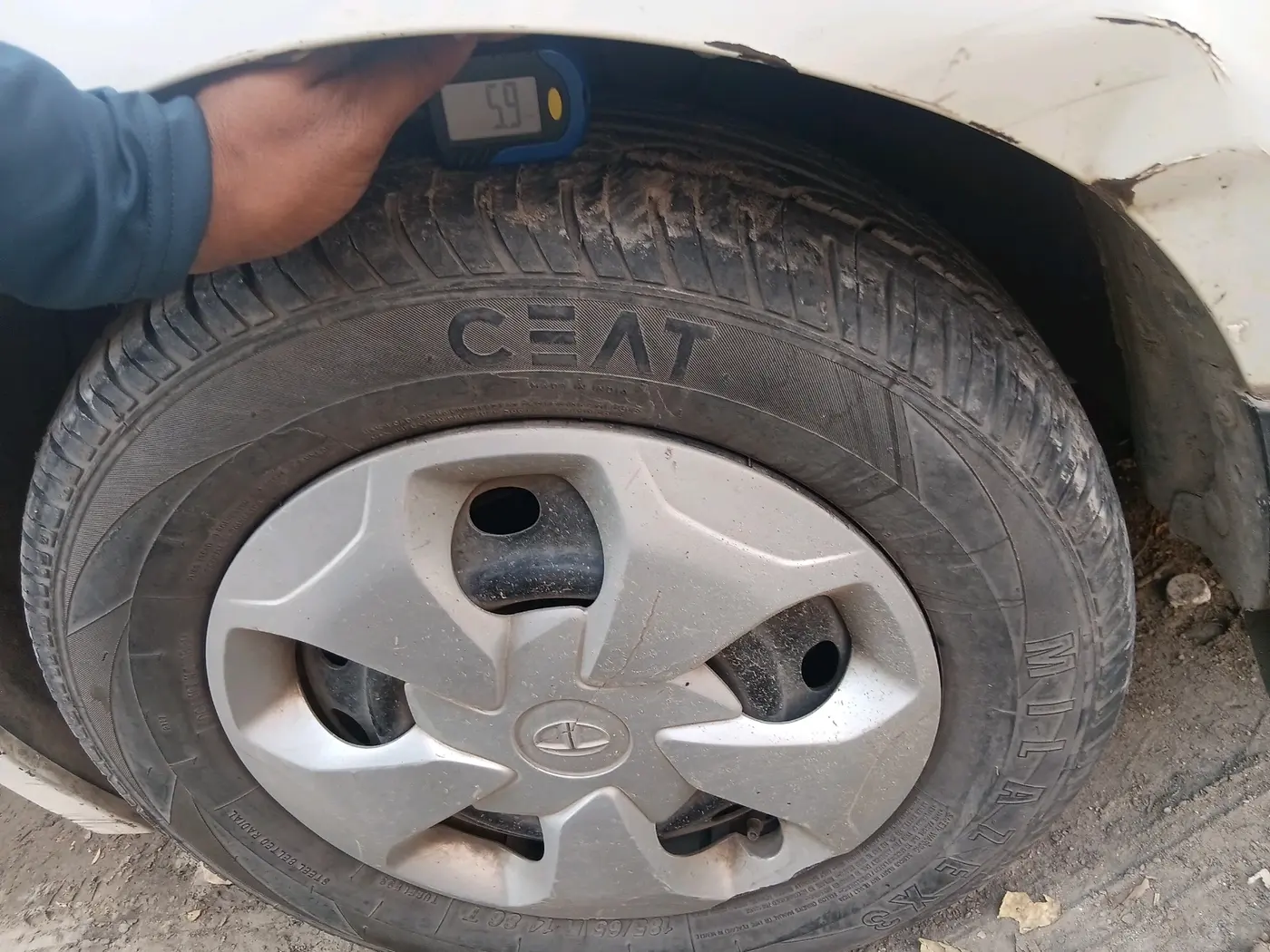 2016 Tata Tiago XT PETROL, Petrol, Manual, 80,802 km, tyre