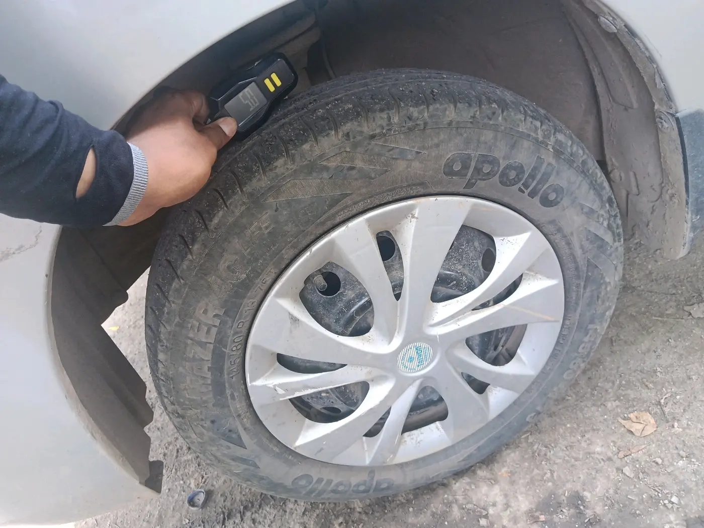 2017 Maruti Wagon R 1.0 LXI CNG, CNG, Manual, 1,12,592 km, tyre