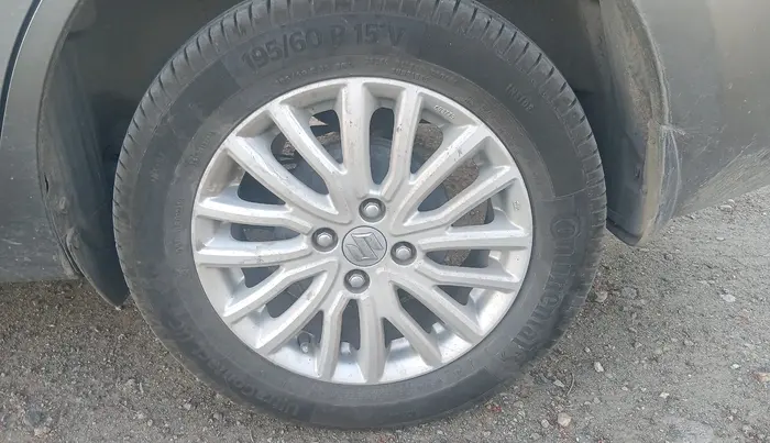 2023 Maruti Dzire ZXI CNG, CNG, Manual, 1,16,446 km, tyre