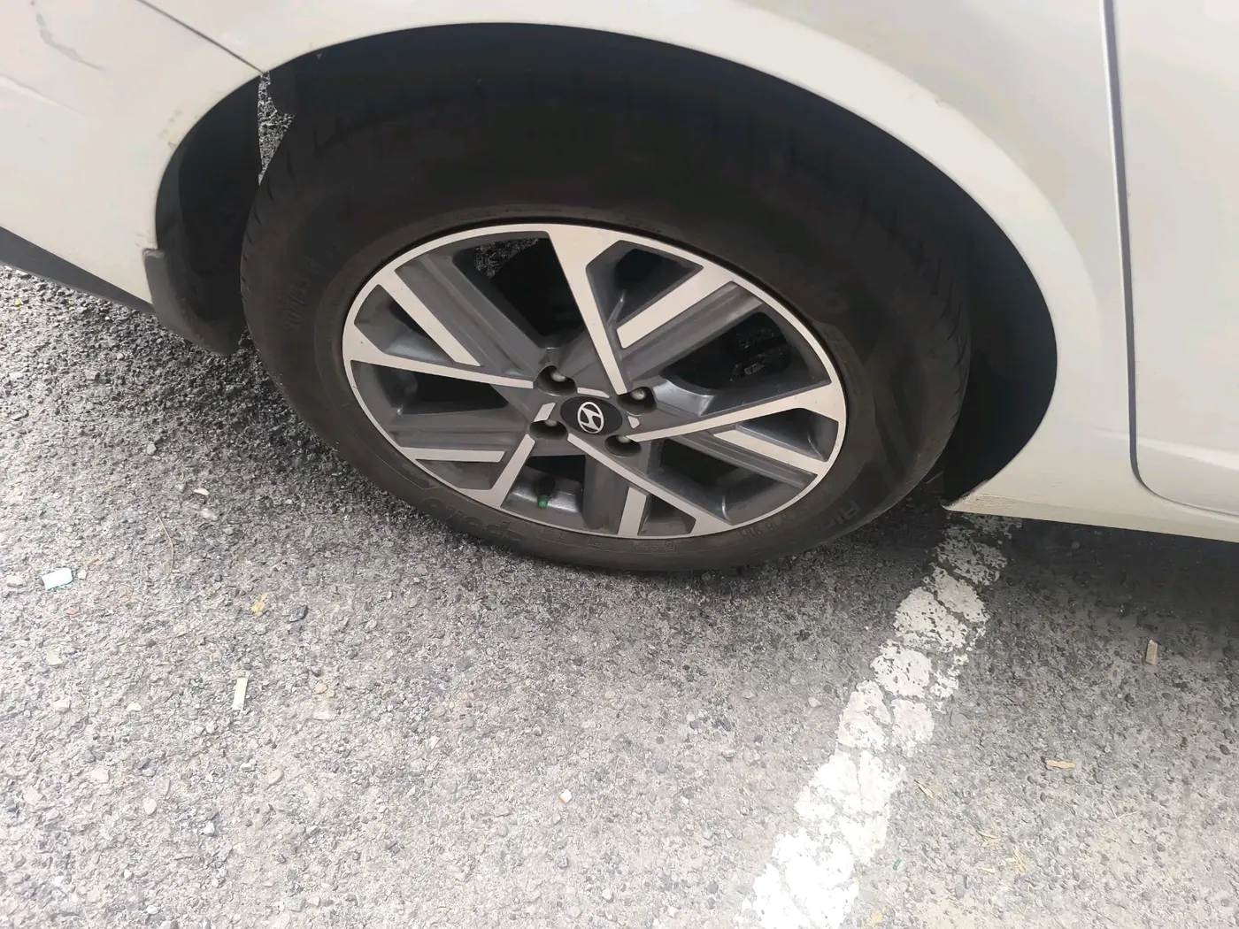 2023 Hyundai Verna SX 1.5 VTVT IVT, Petrol, Automatic, 30,168 km, tyre