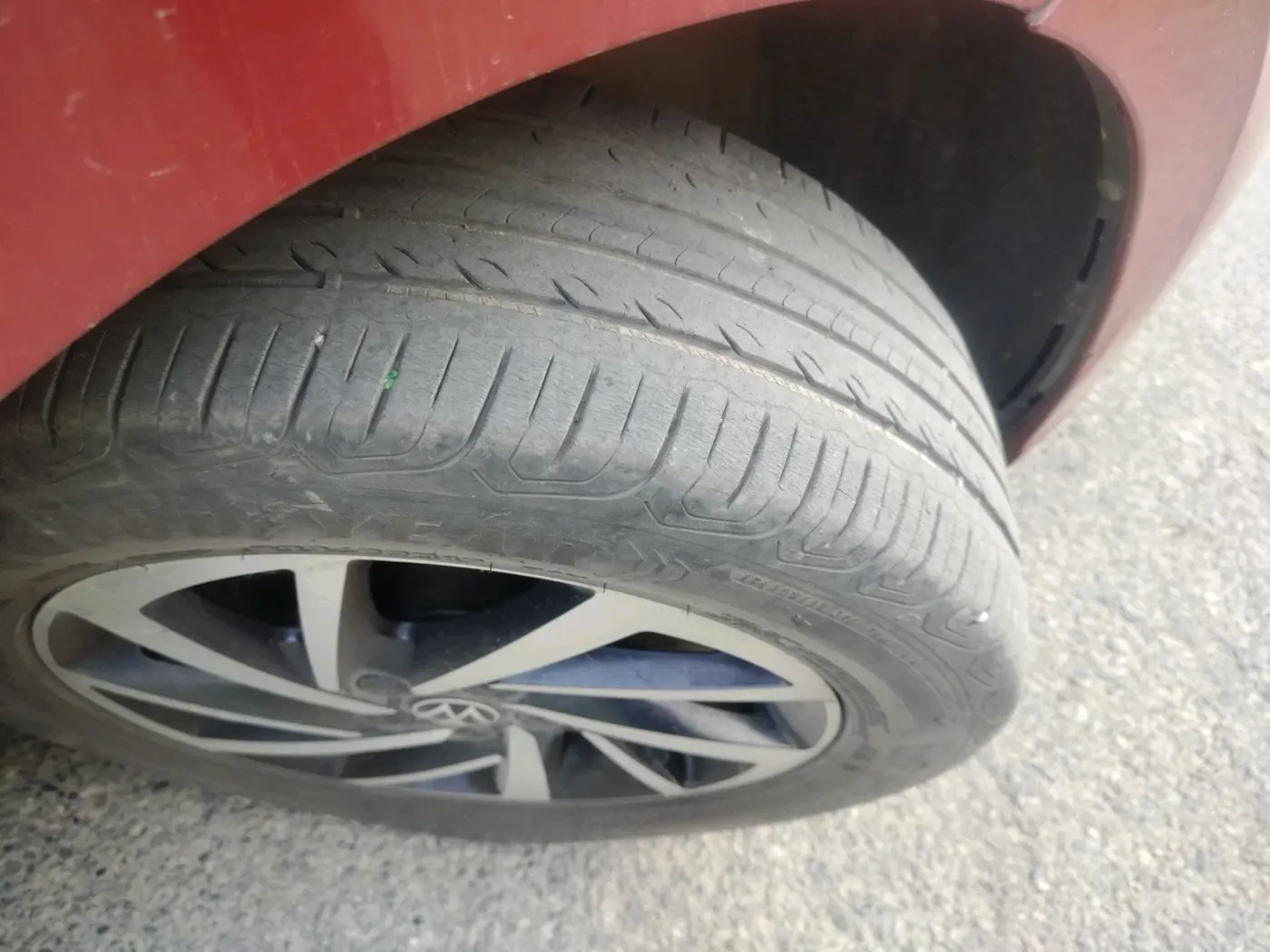 2023 Volkswagen VIRTUS TOPLINE TSI 1.0 AT, Petrol, Automatic, 55,255 km, tyre
