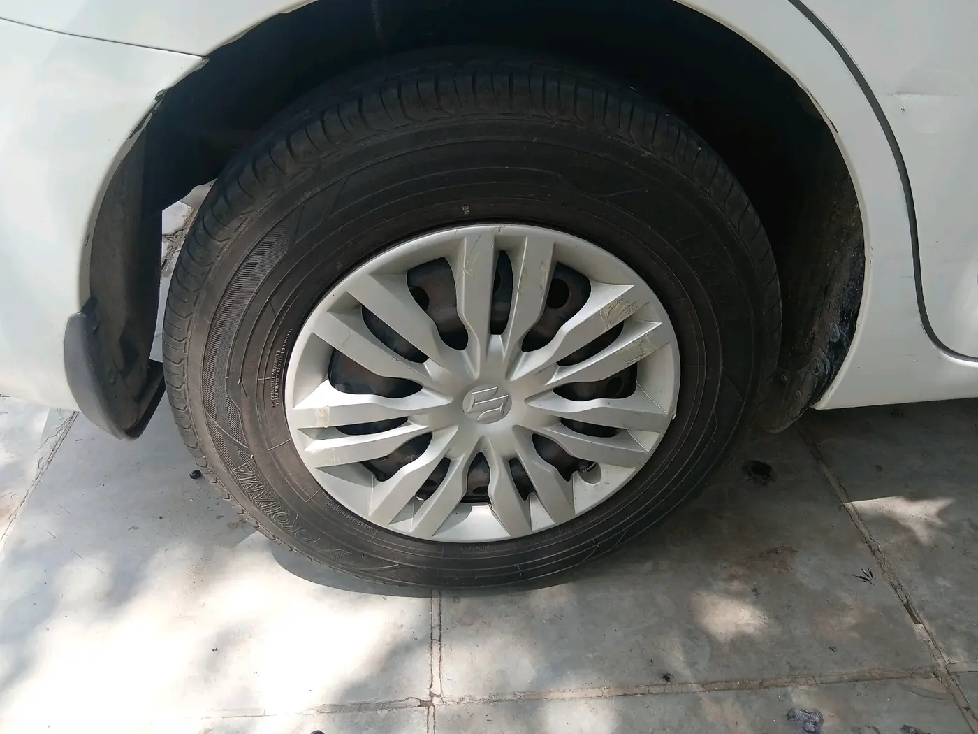 2018 Maruti Dzire VXI AMT, Petrol, Automatic, 92,278 km, tyre