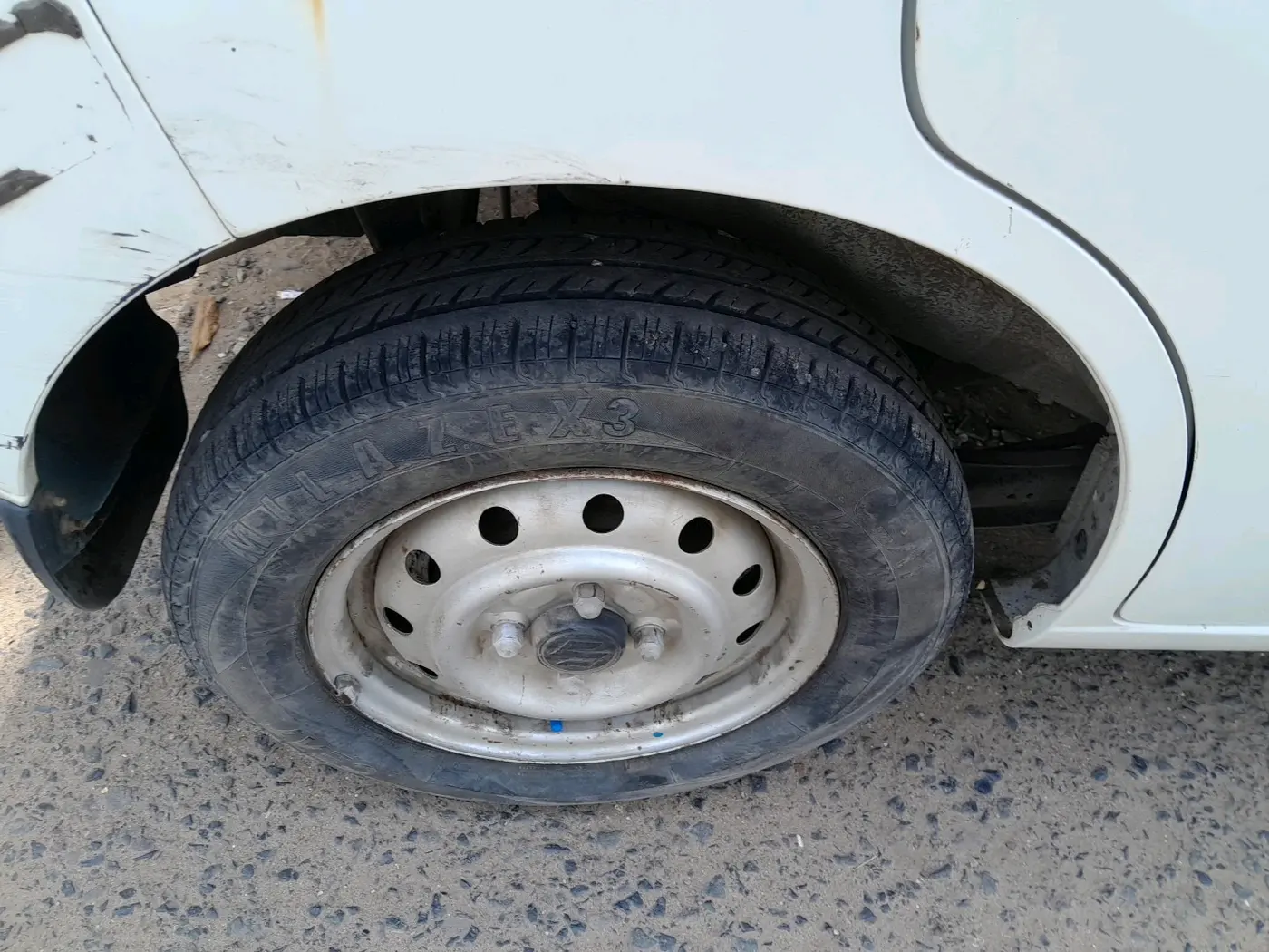 2011 Maruti Wagon R 1.0 LXI, Petrol, Manual, 54,955 km, tyre