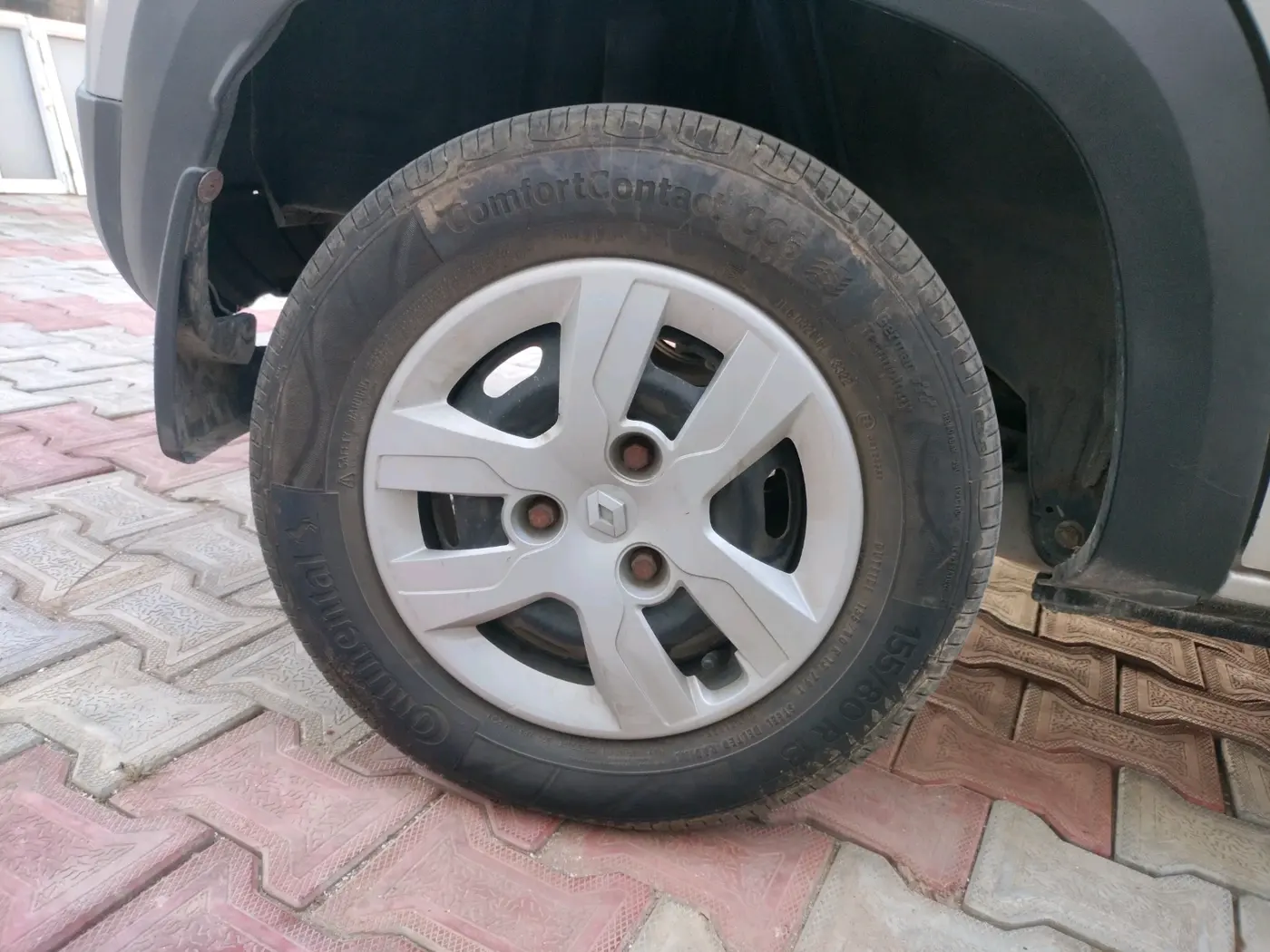 2018 Renault Kwid RXL, CNG, Manual, 71,831 km, tyre