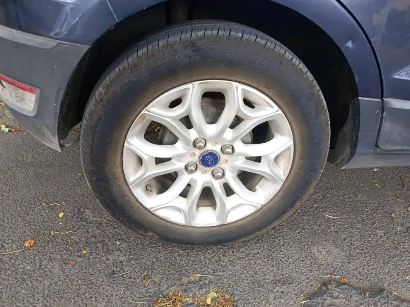 2013 Ford Ecosport TITANIUM 1.5L PETROL AT, Petrol, Automatic, 70,000 km, tyre