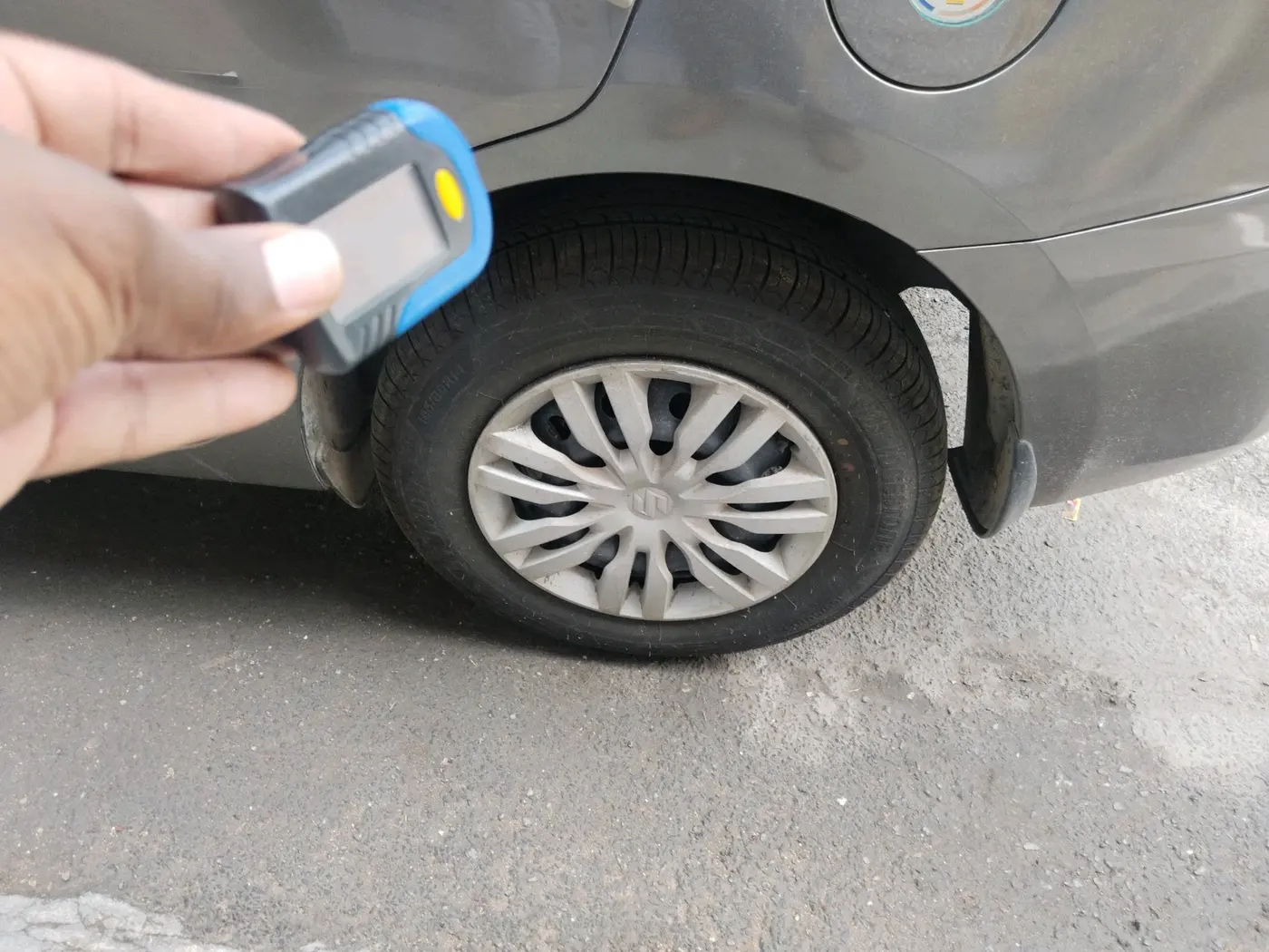 2018 Maruti Dzire VXI, Petrol, Manual, 86,859 km, tyre