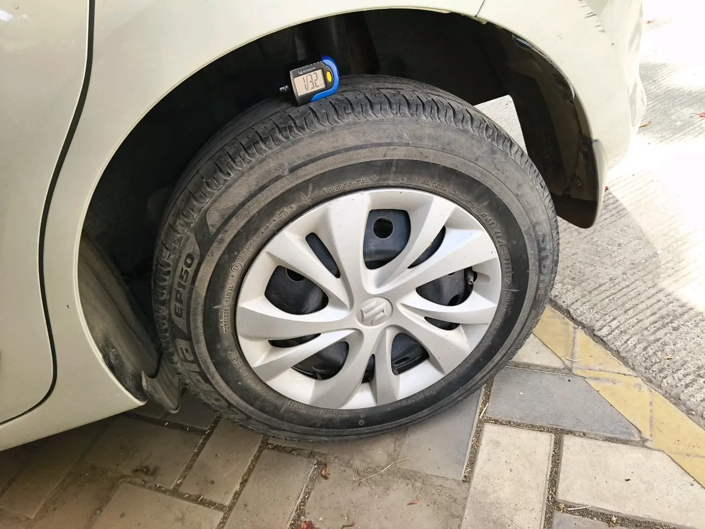 2020 Maruti Swift VXI, Petrol, Manual, 37,927 km, tyre